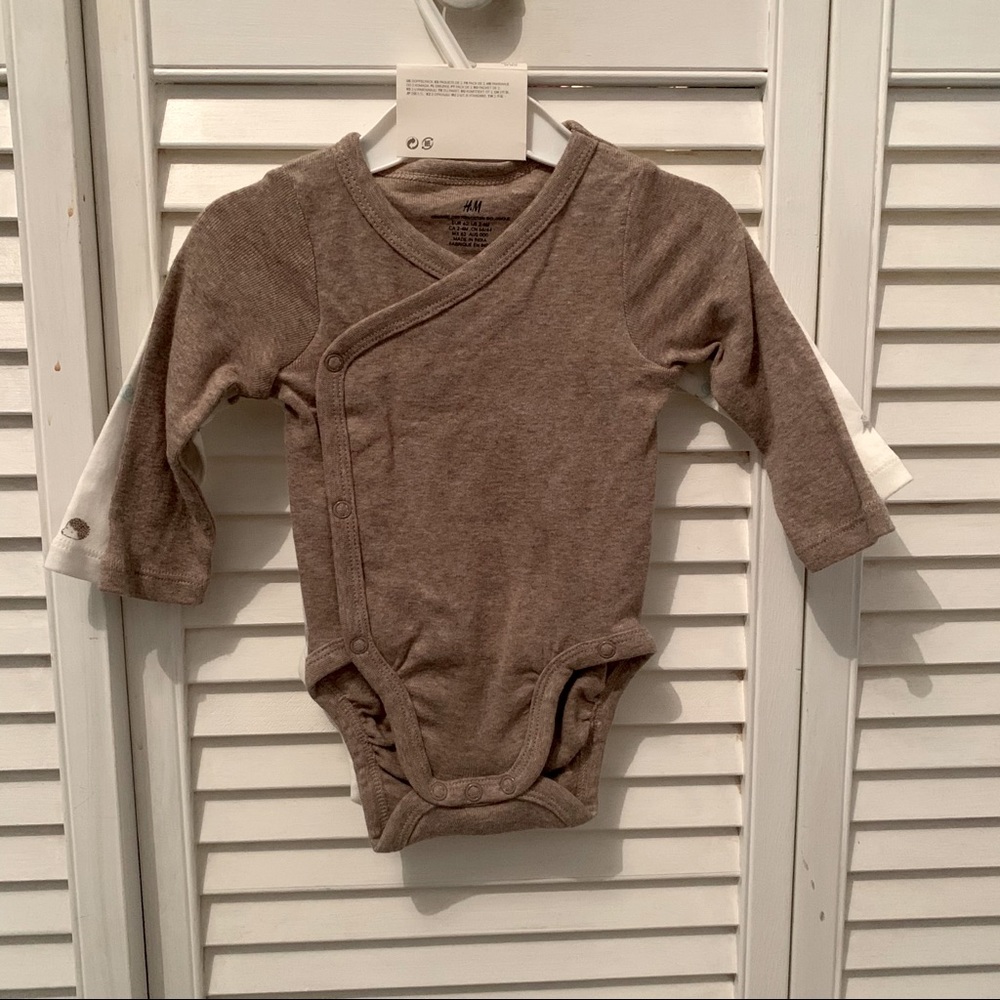H&M 2 pack onesies